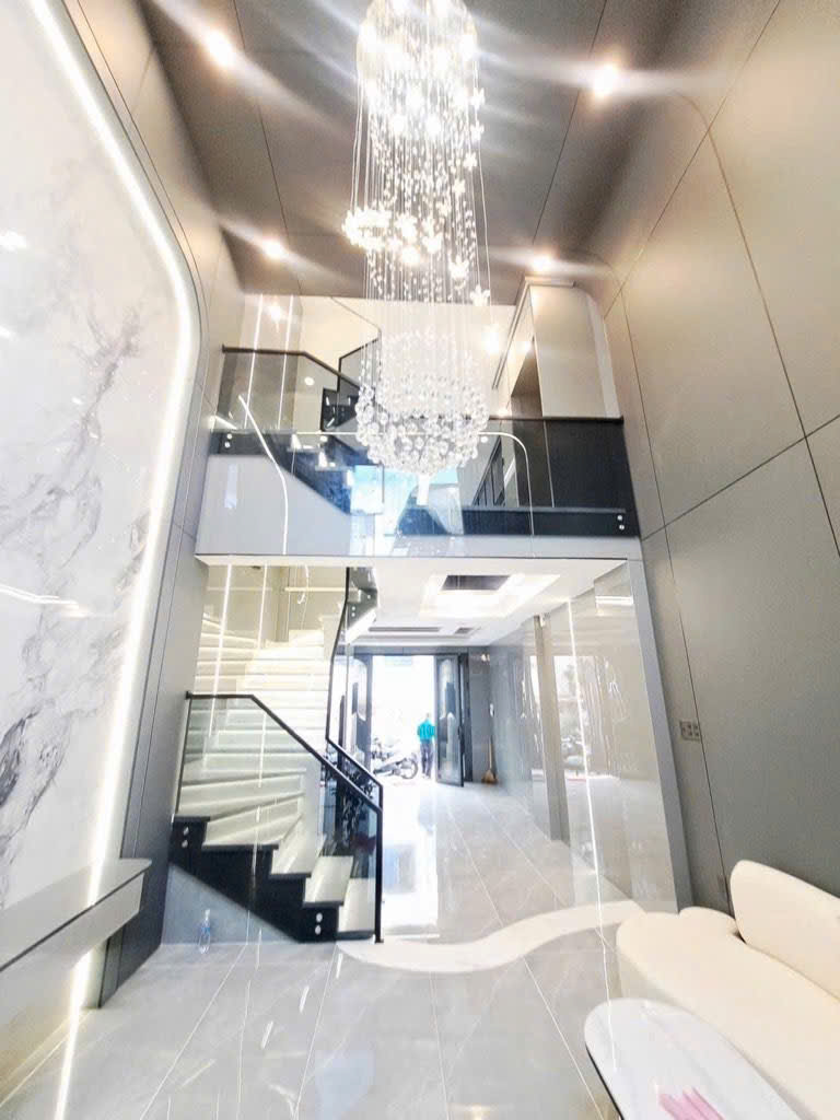 SIÊU PHẨM HXH – NHÀ 5 TẦNG MỚI – THIẾT KẾ HIỆN ĐẠI